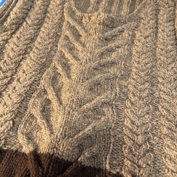 Handmade Knitted Wool Vest (L) - Picture 5 of 5